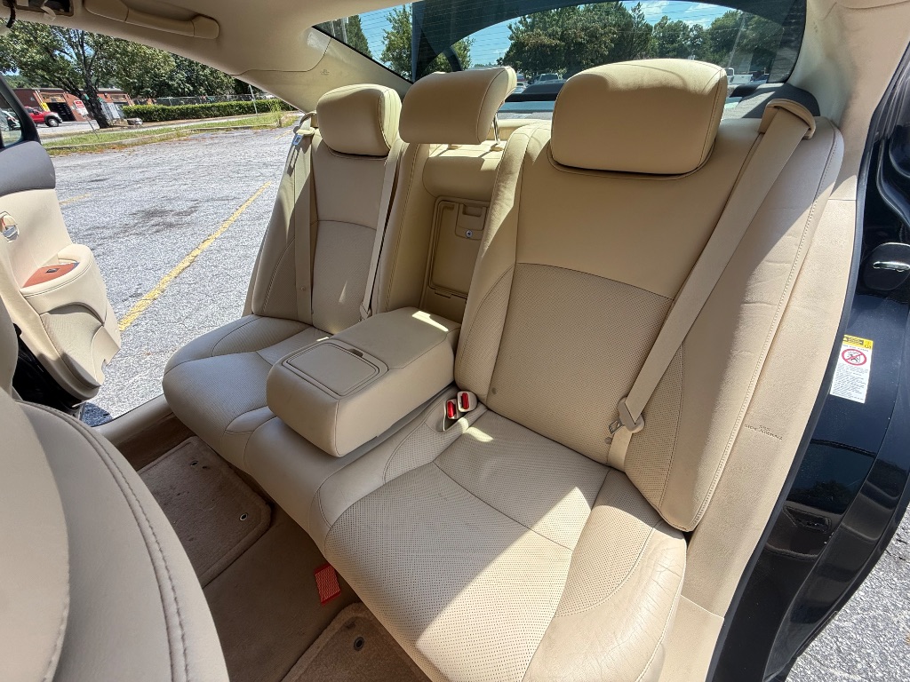 2010 Lexus ES 350 - Photo 13