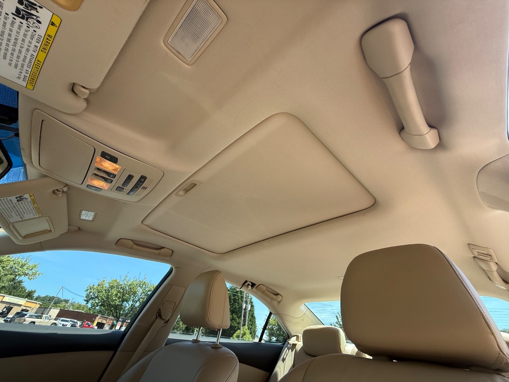 2010 Lexus ES 350 - Photo 21