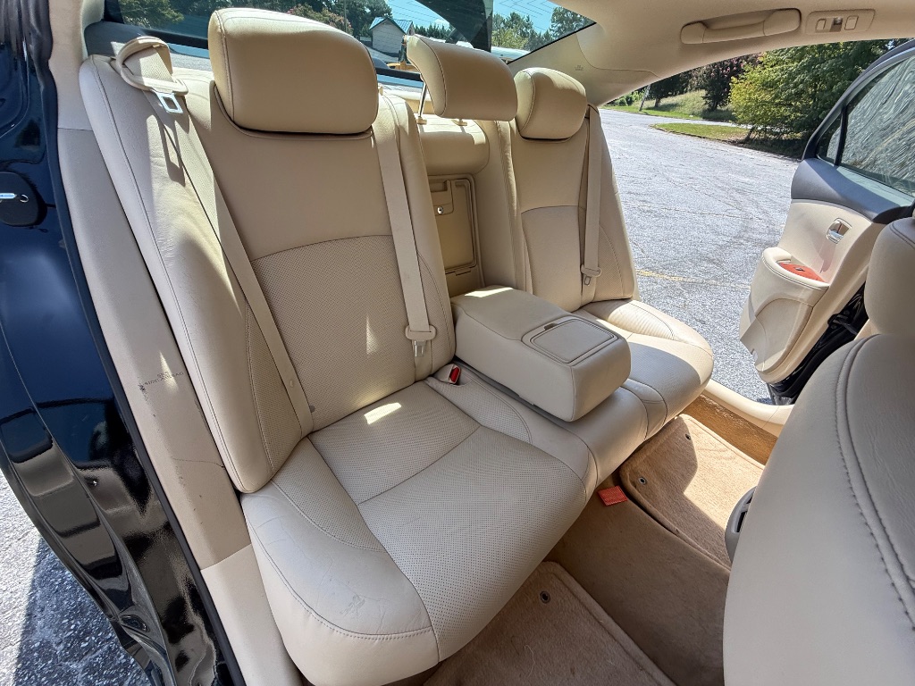 2010 Lexus ES 350 - Photo 17