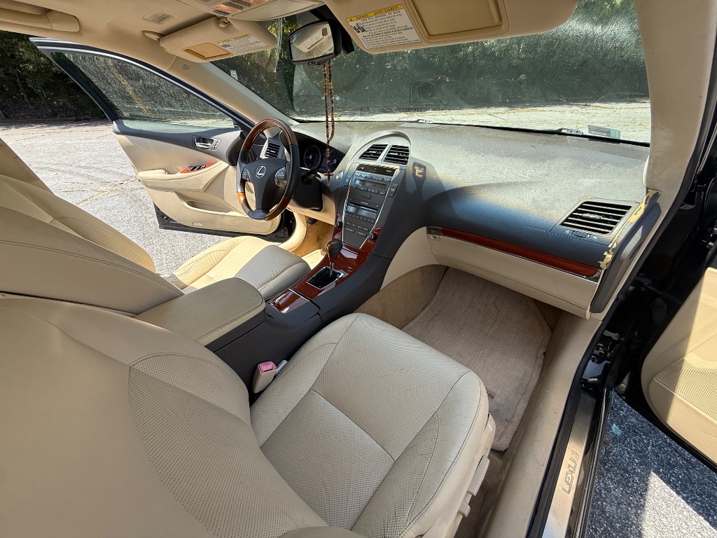 2010 Lexus ES 350 - Photo 18