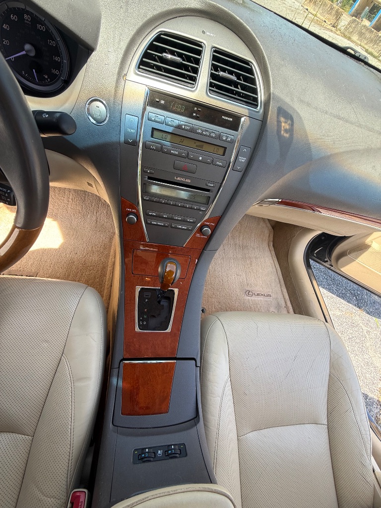 2010 Lexus ES 350 - Photo 11
